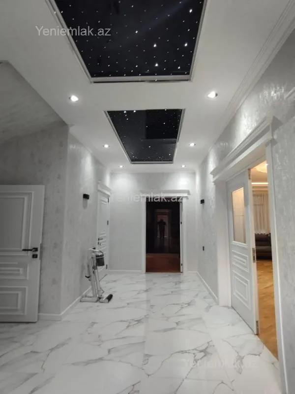 Satılır 5 otaqlı həyət evi 220 m²