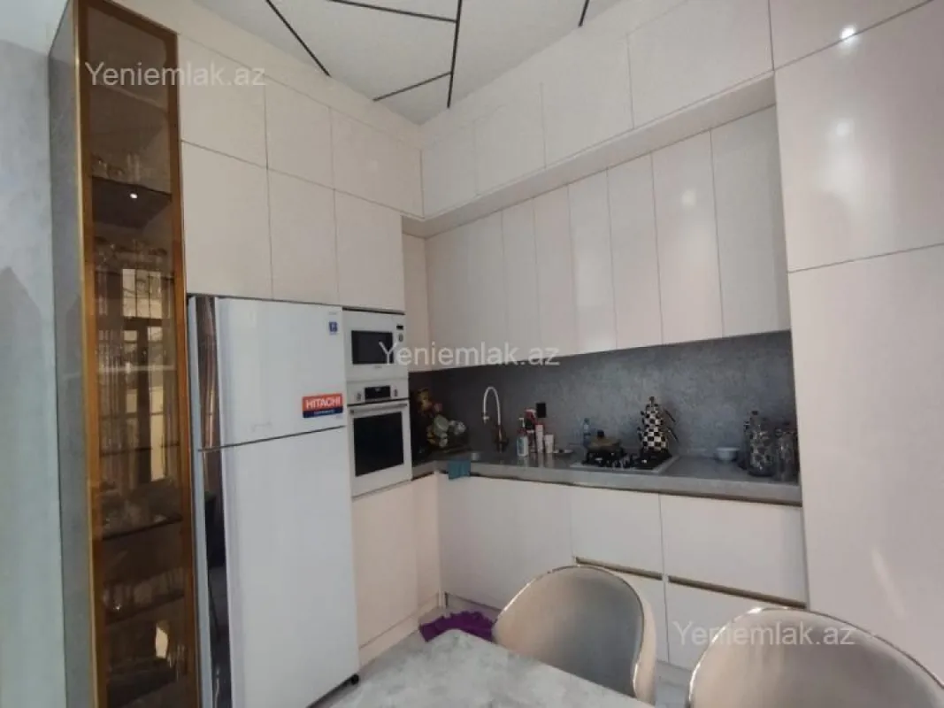 Satılır 5 otaqlı həyət evi 220 m²