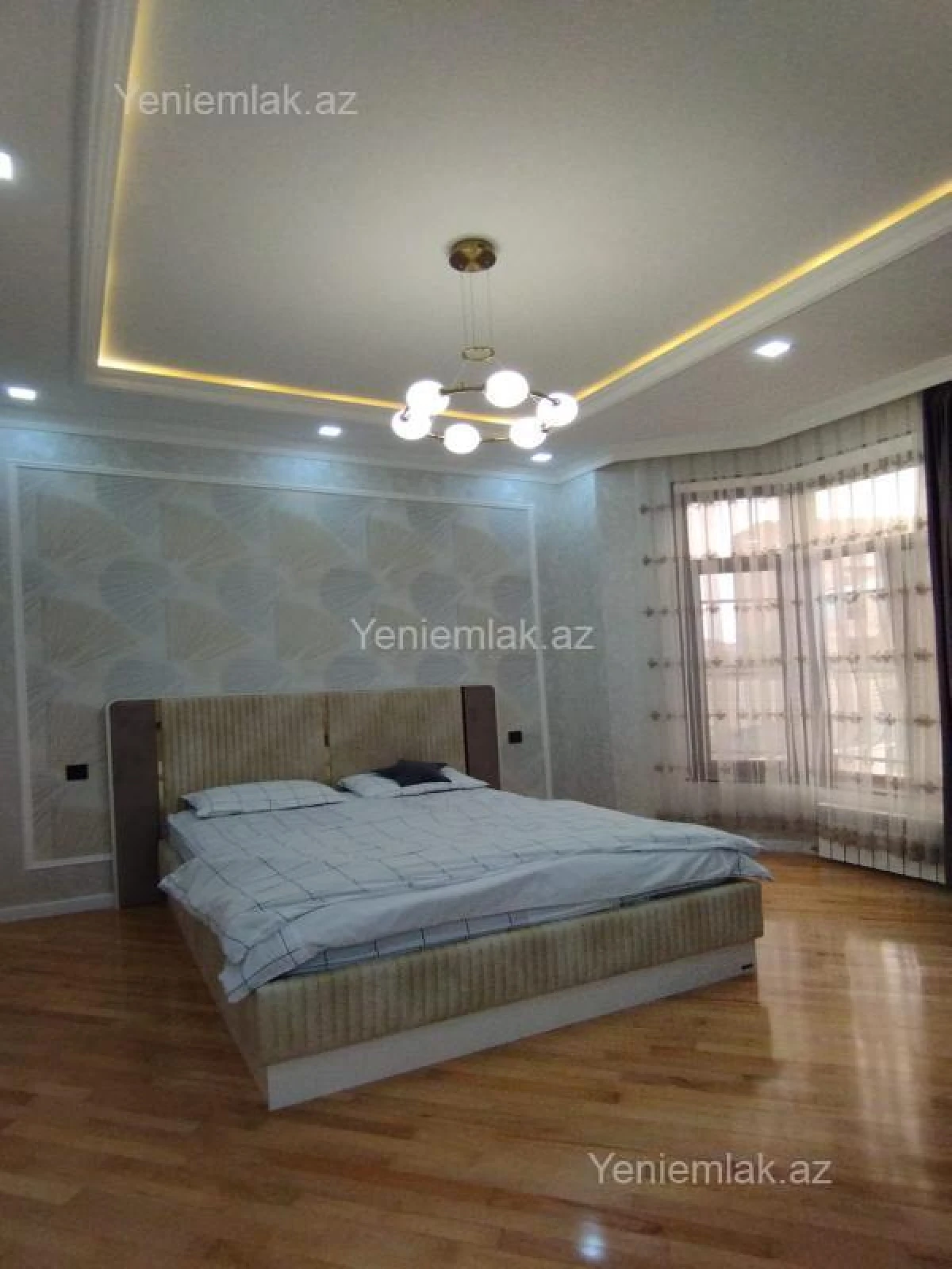 Satılır 5 otaqlı həyət evi 220 m²