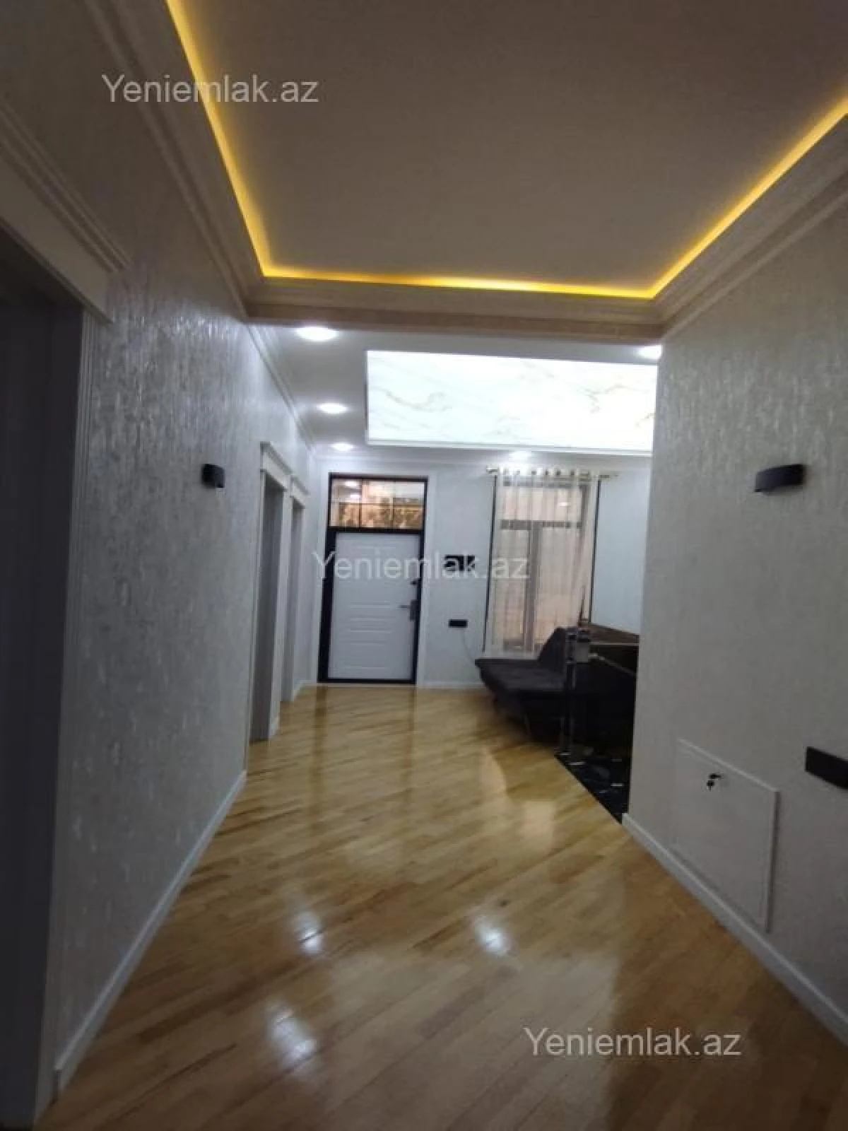 Satılır 5 otaqlı həyət evi 220 m²