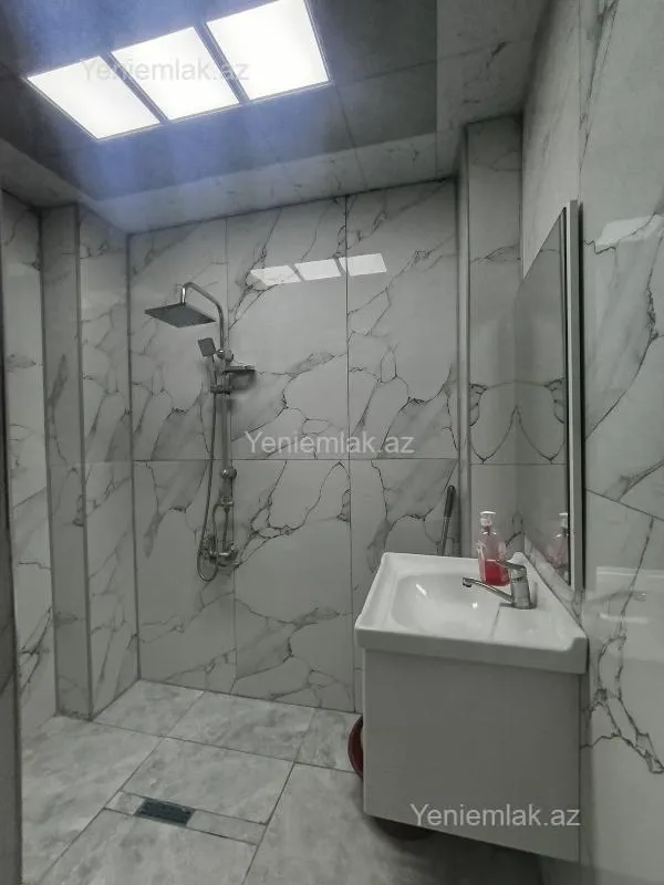 Satılır 2 otaqlı yeni tikili 50 m²