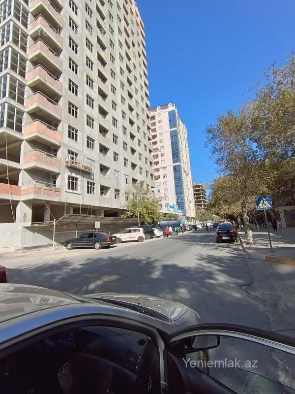 Satılır 2 otaqlı yeni tikili 60.5 m²