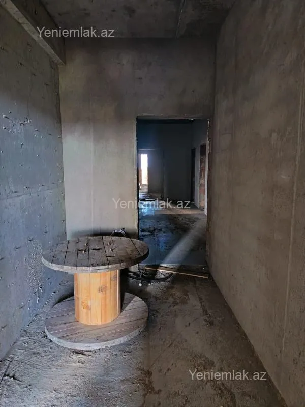 Satılır 2 otaqlı yeni tikili 60.5 m²