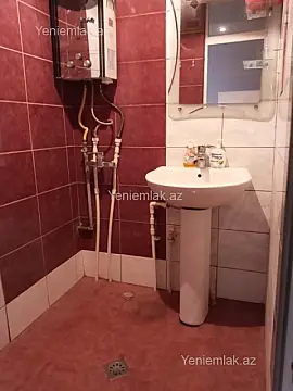 Satılır 3 otaqlı köhnə tikili 64 m²