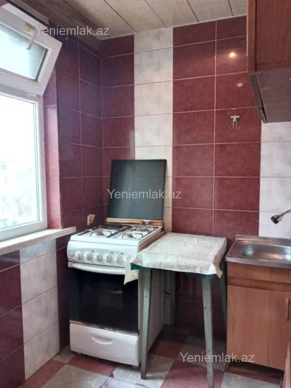 Satılır 3 otaqlı köhnə tikili 64 m²