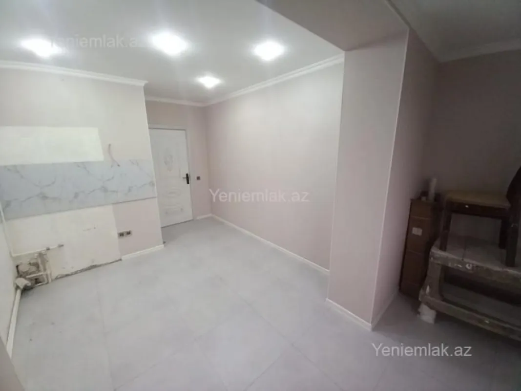 Satılır 3 otaqlı köhnə tikili 75 m²