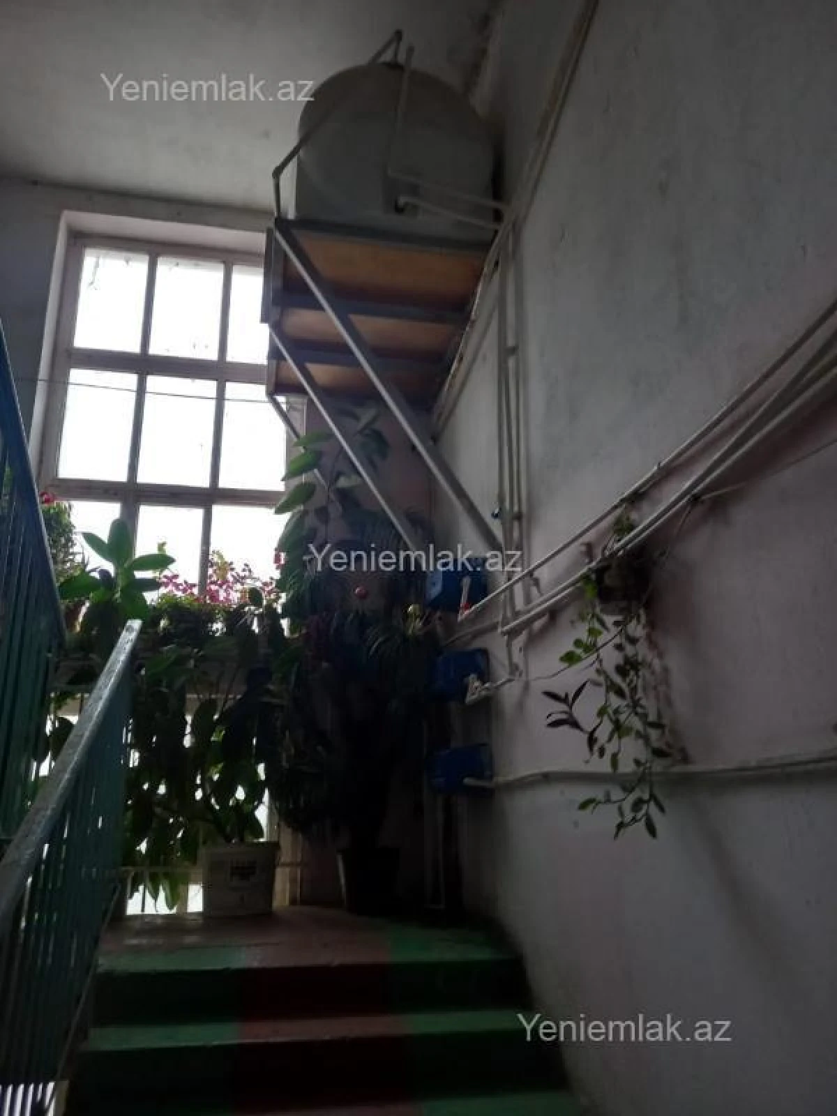 Satılır 3 otaqlı köhnə tikili 75 m²