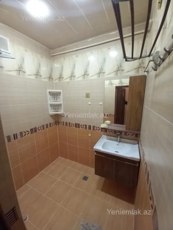Satılır 3 otaqlı köhnə tikili 75 m²