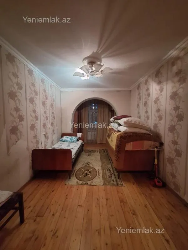 Satılır 3 otaqlı köhnə tikili 72 m²