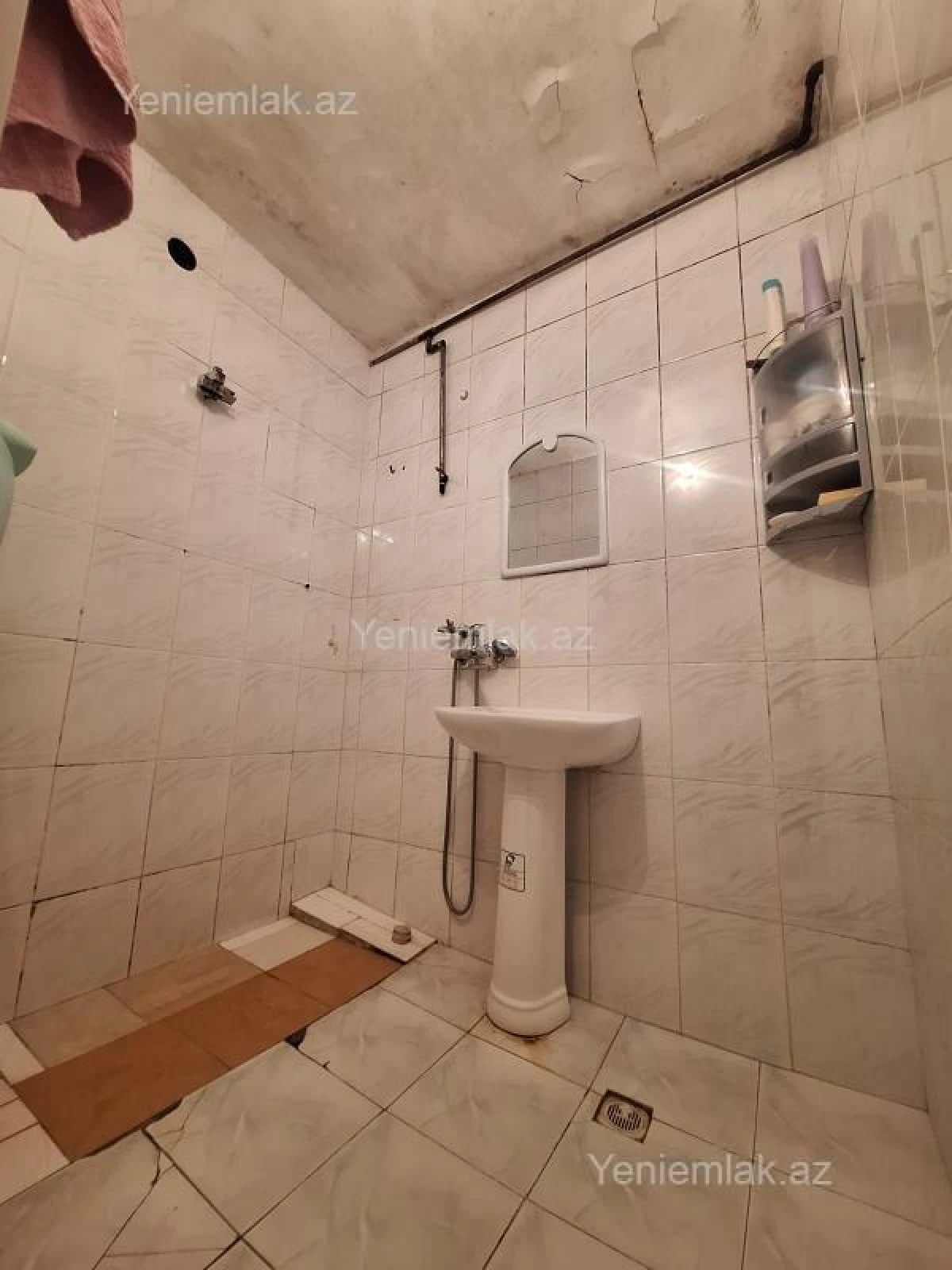 Satılır 3 otaqlı köhnə tikili 72 m²