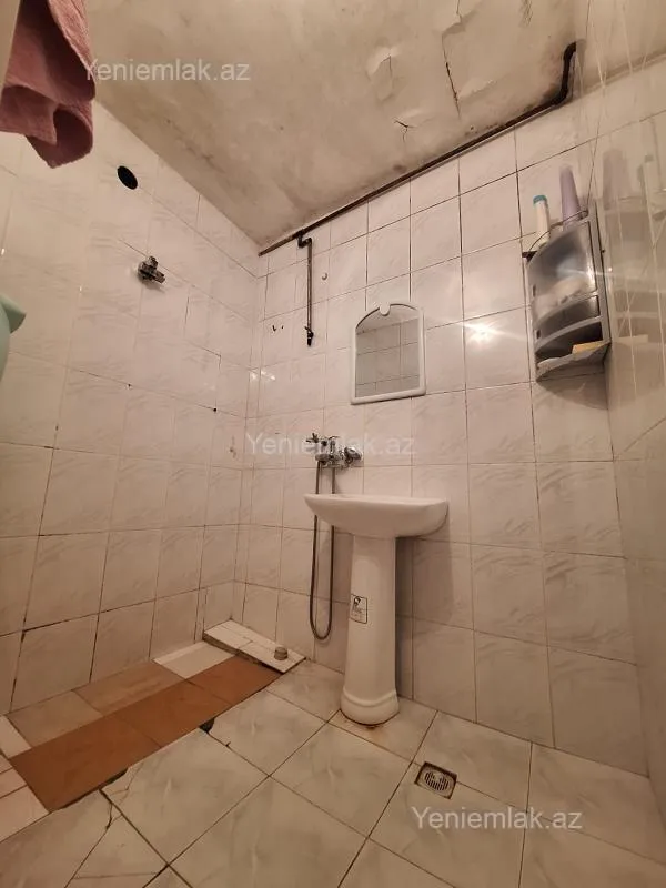 Satılır 3 otaqlı köhnə tikili 72 m²