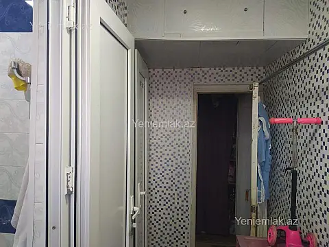 Satılır 3 otaqlı köhnə tikili 75 m²