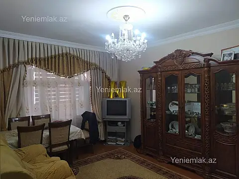 Satılır 3 otaqlı köhnə tikili 75 m² — Sumqayıt, 7-ci mikrorayon 3 otaq 75.00 m²