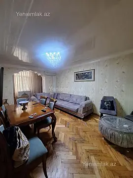 Satılır 3 otaqlı köhnə tikili 70 m²