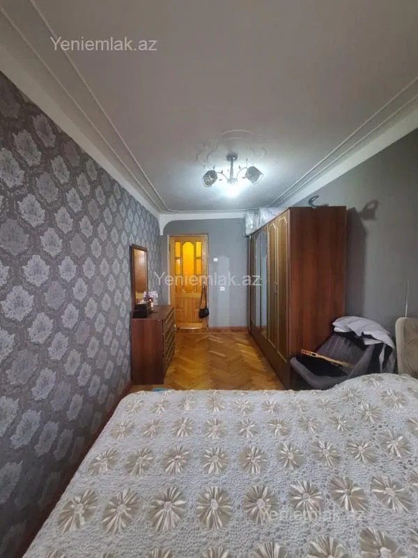 Satılır 3 otaqlı köhnə tikili 70 m²