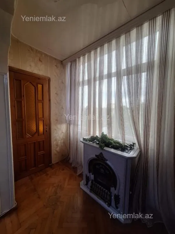 Satılır 3 otaqlı köhnə tikili 70 m²