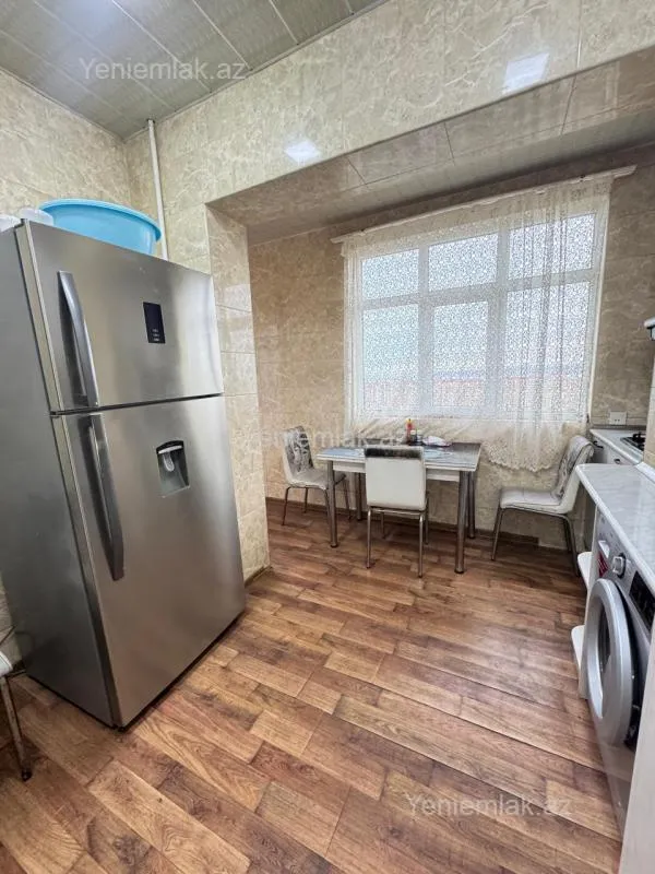 Satılır 3 otaqlı köhnə tikili 82 m²