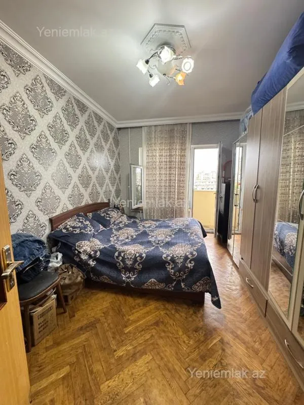Satılır 3 otaqlı köhnə tikili 82 m²