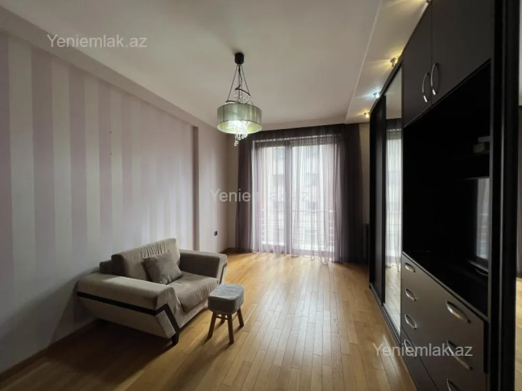 Satılır 4 otaqlı yeni tikili 217 m²