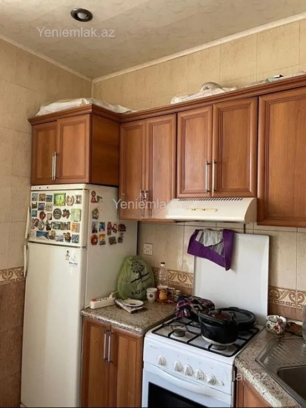 Satılır 3 otaqlı köhnə tikili 90 m²