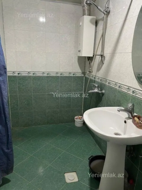 Satılır 3 otaqlı köhnə tikili 90 m²