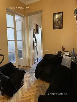 Satılır 3 otaqlı köhnə tikili 90 m²