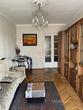 Satılır 3 otaqlı köhnə tikili 90 m²