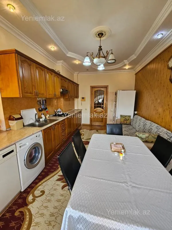 Satılır 3 otaqlı yeni tikili 141 m²