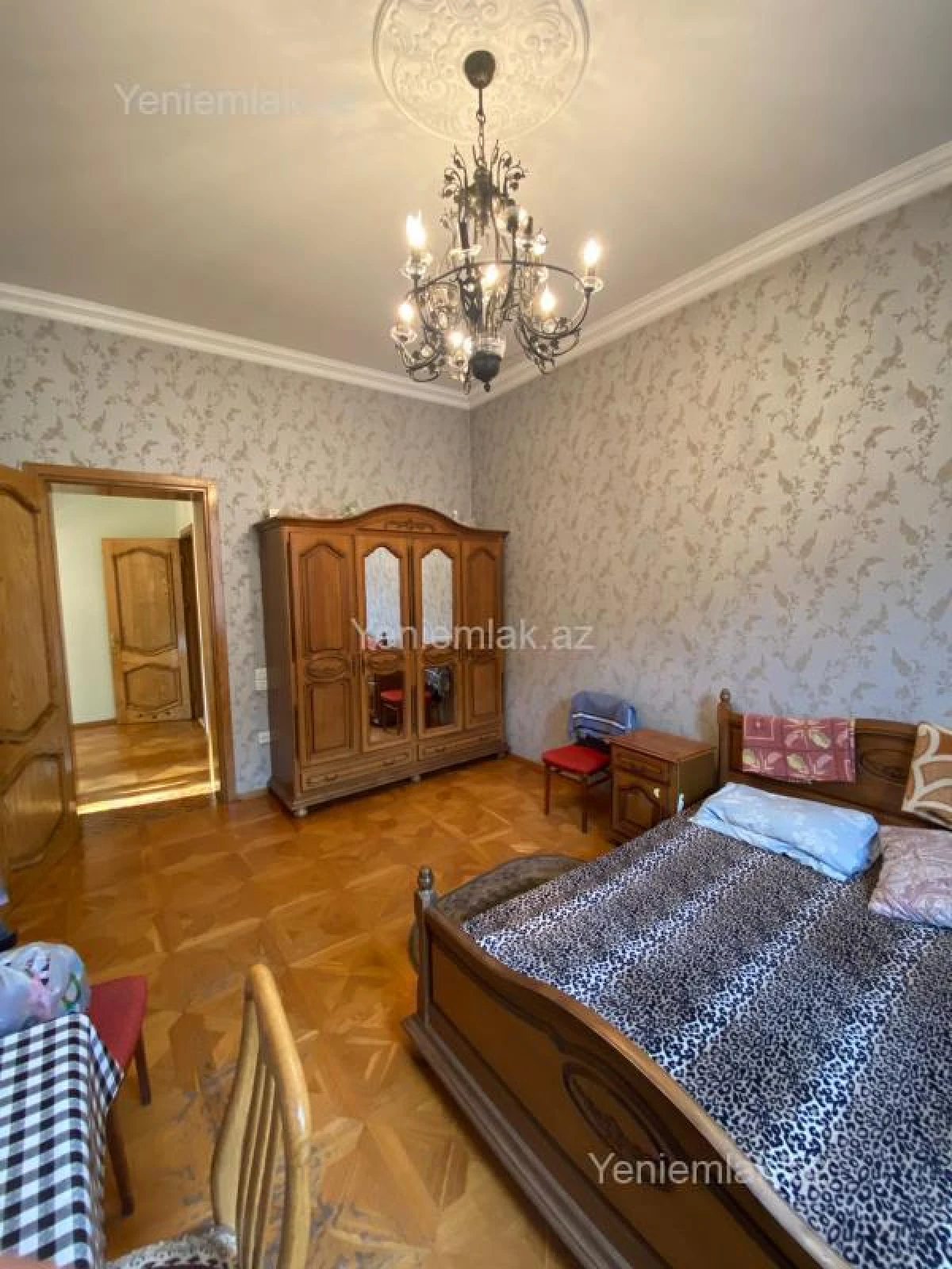 Satılır 9 otaqlı həyət evi 435 m²