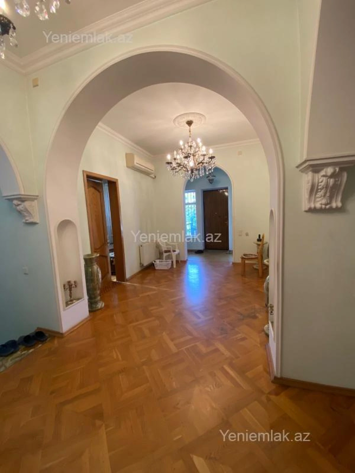 Satılır 9 otaqlı həyət evi 435 m²