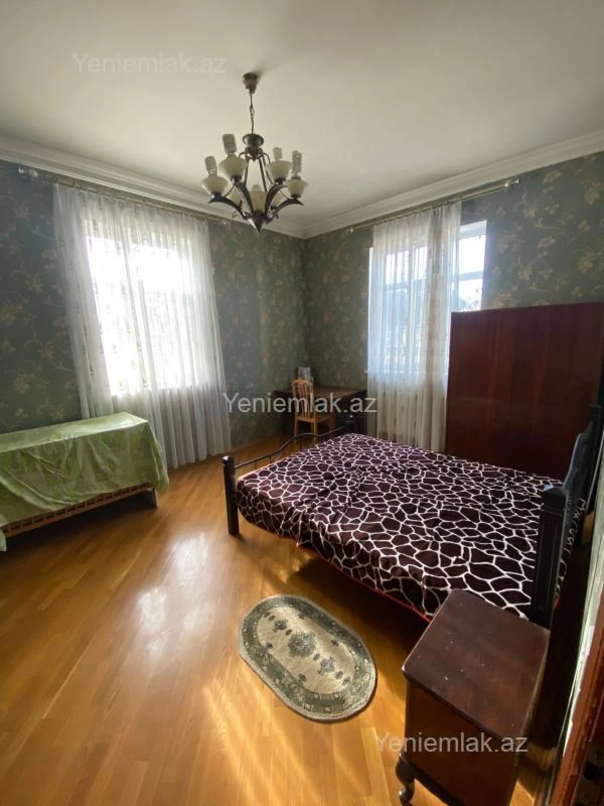 Satılır 9 otaqlı həyət evi 435 m²