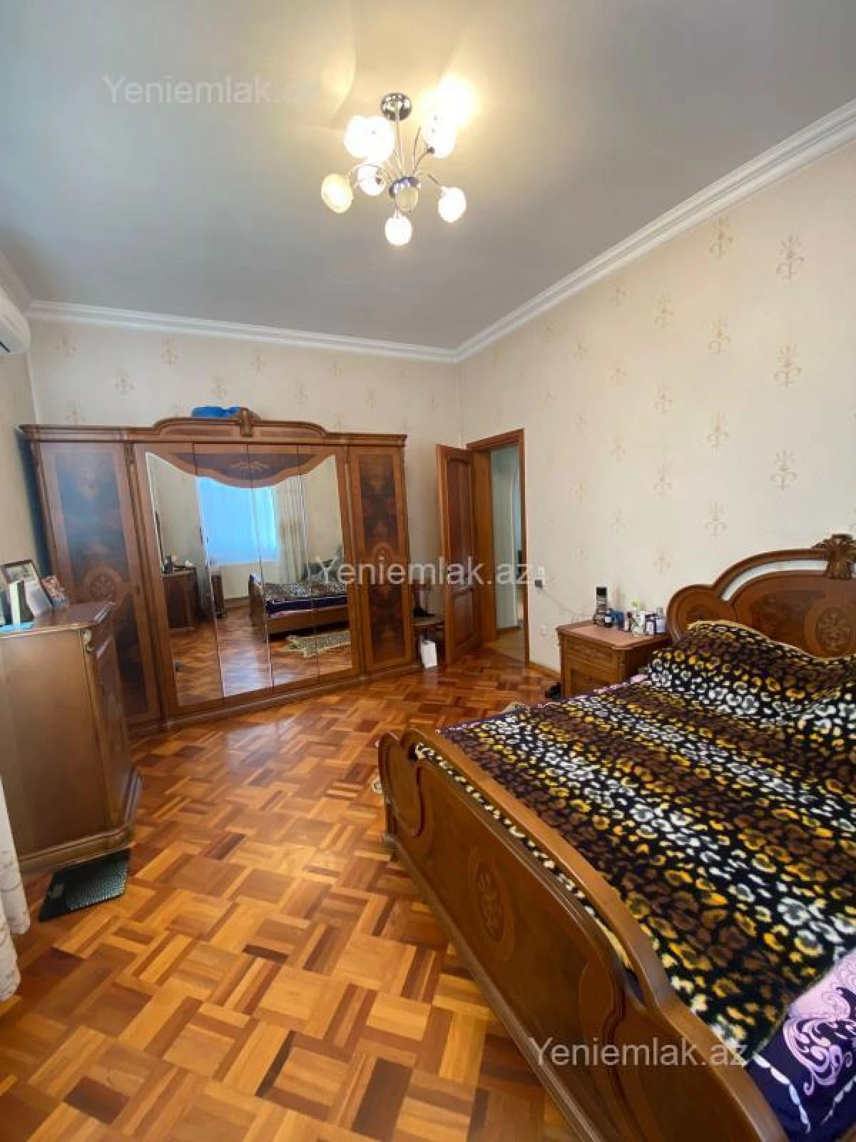 Satılır 9 otaqlı həyət evi 435 m²