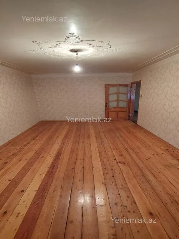 Satılır 3 otaqlı köhnə tikili 70 m²