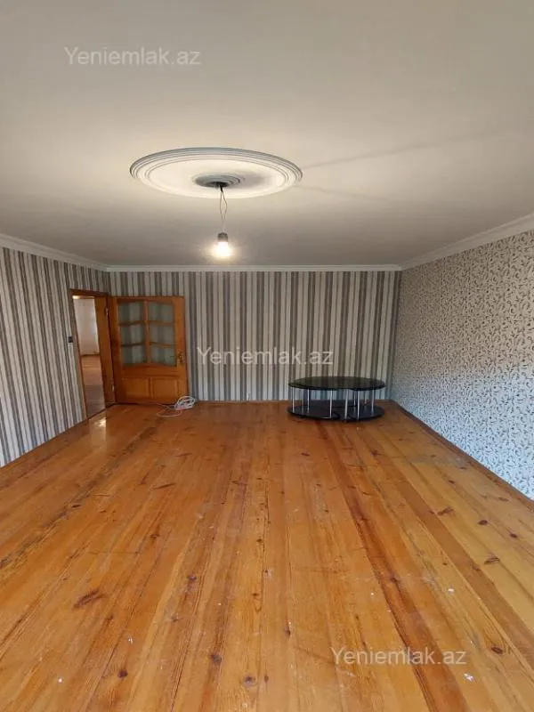 Satılır 3 otaqlı köhnə tikili 70 m²