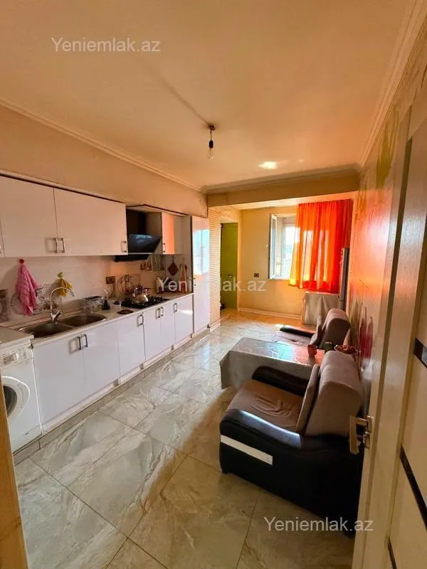 Satılır 2 otaqlı köhnə tikili 80 m²