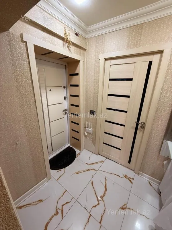 Satılır 2 otaqlı köhnə tikili 80 m²