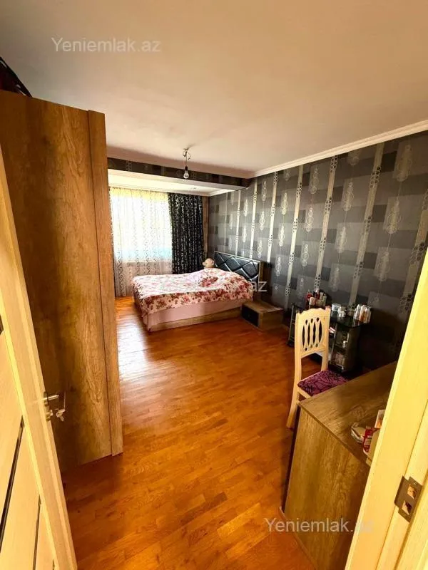 Satılır 2 otaqlı köhnə tikili 80 m²