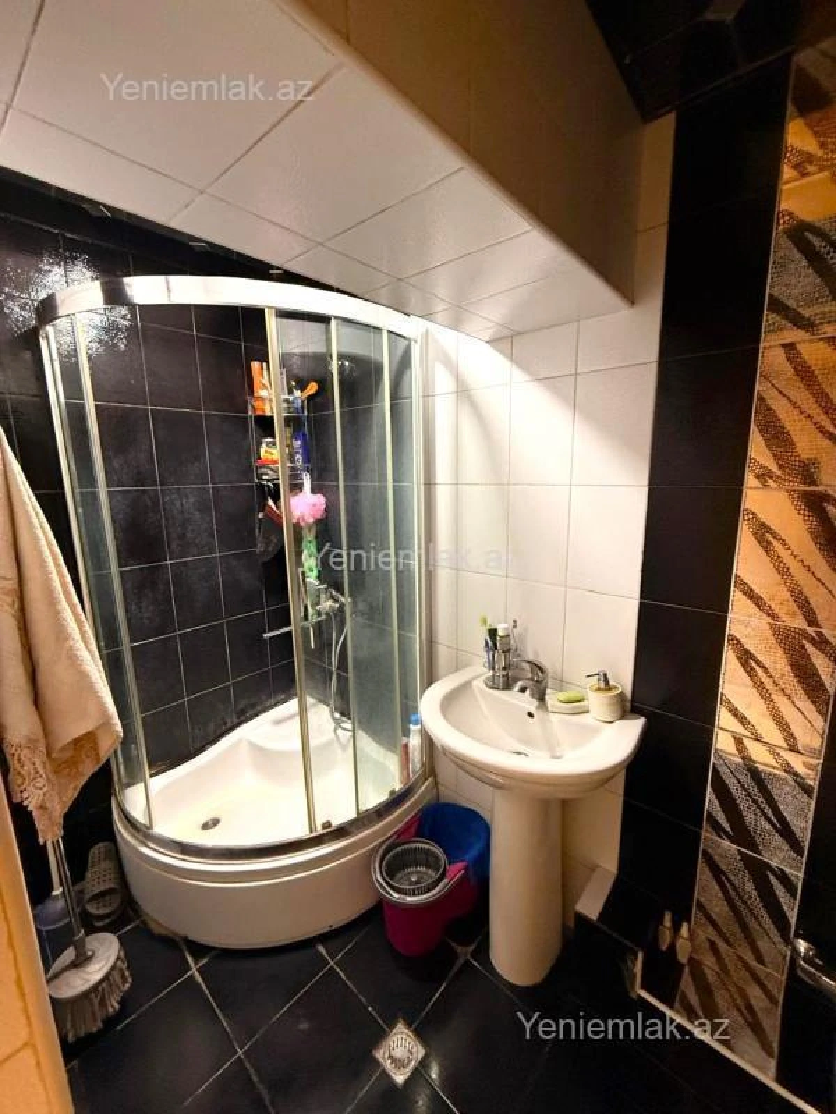 Satılır 2 otaqlı köhnə tikili 80 m²