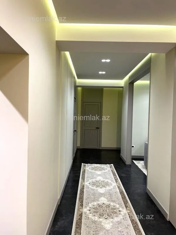 Satılır 4 otaqlı yeni tikili 185 m²