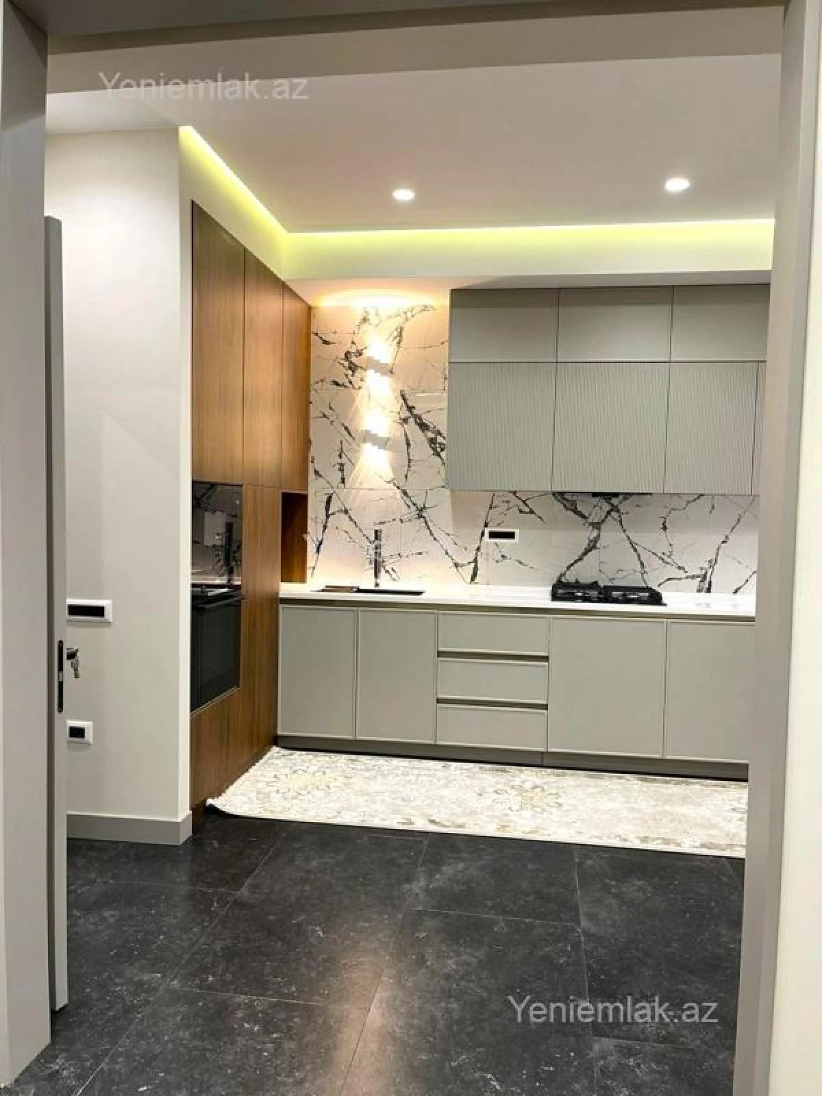 Satılır 4 otaqlı yeni tikili 185 m²