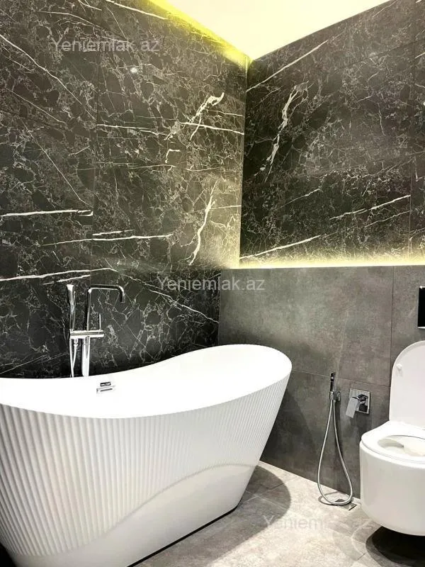 Satılır 4 otaqlı yeni tikili 185 m²