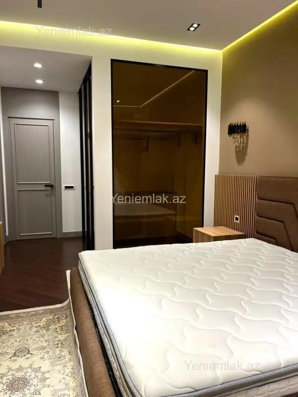 Satılır 4 otaqlı yeni tikili 185 m²