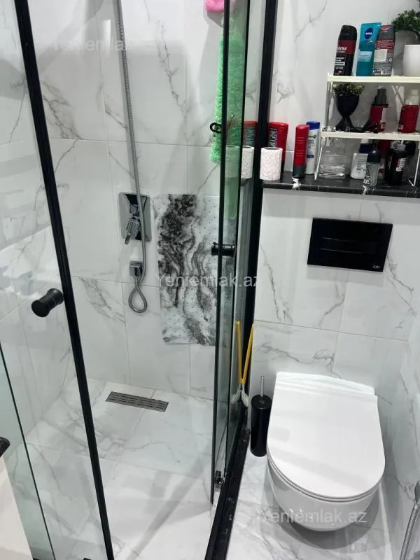 Satılır 4 otaqlı köhnə tikili 100 m²