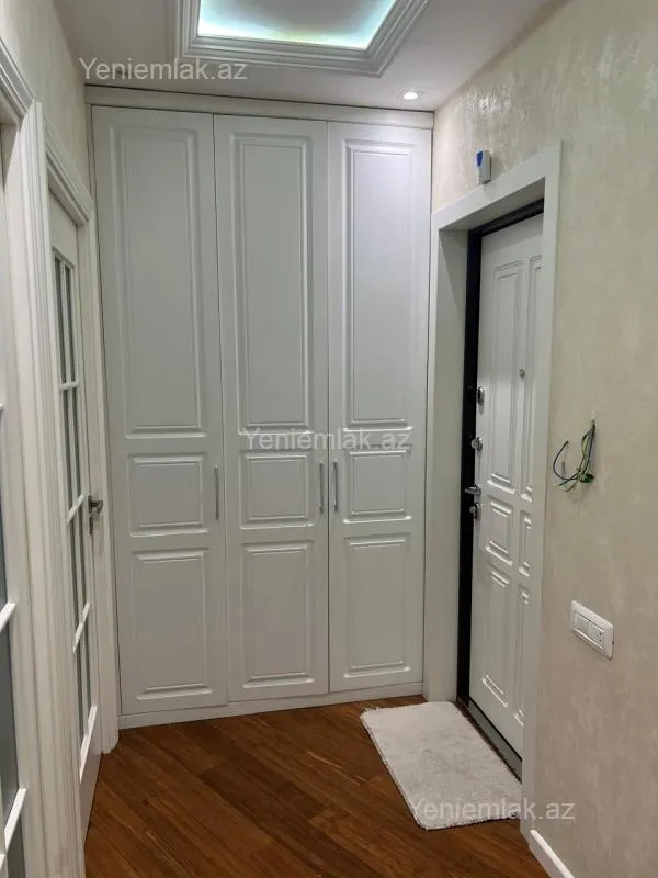 Satılır 4 otaqlı köhnə tikili 100 m²