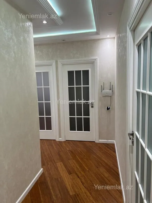 Satılır 4 otaqlı köhnə tikili 100 m²