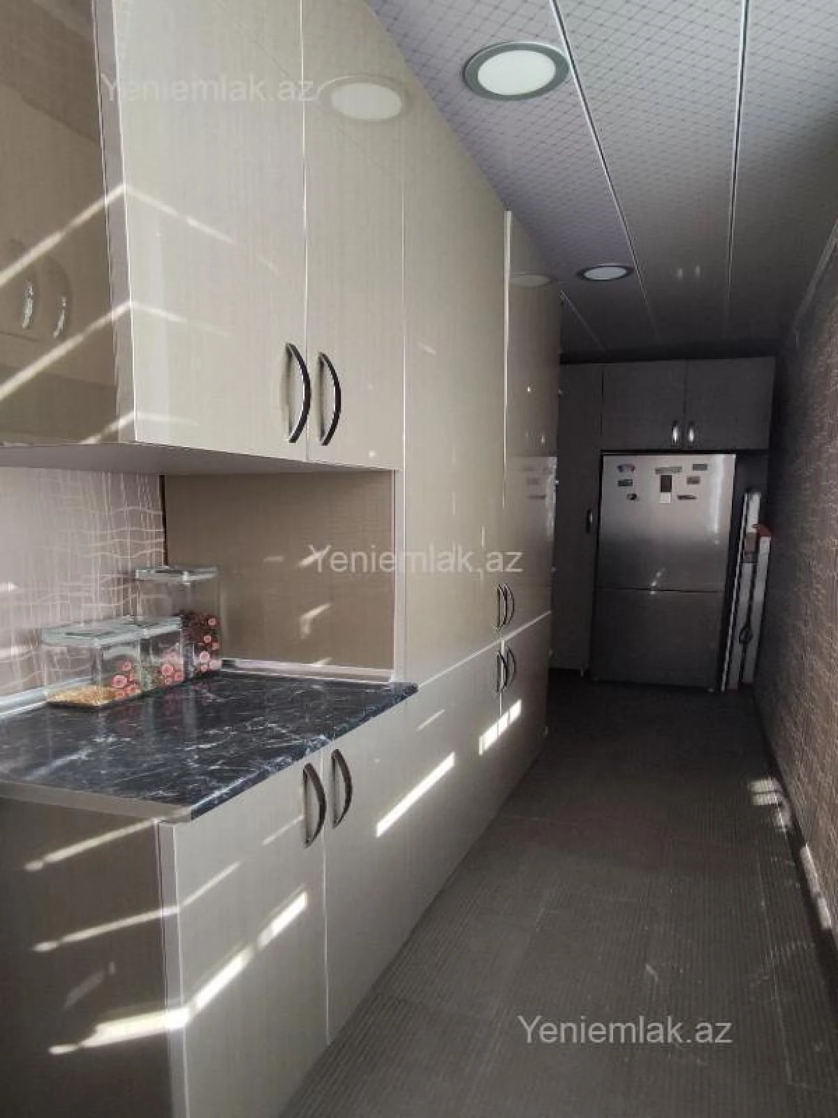 Satılır 3 otaqlı yeni tikili 65 m²