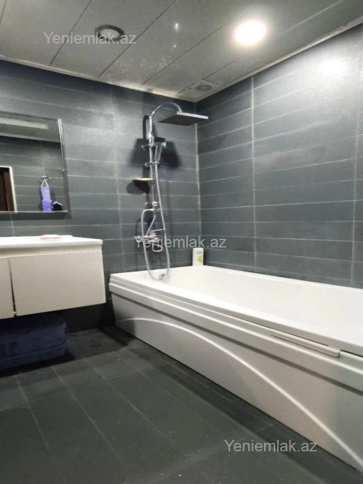 Satılır 3 otaqlı yeni tikili 65 m²