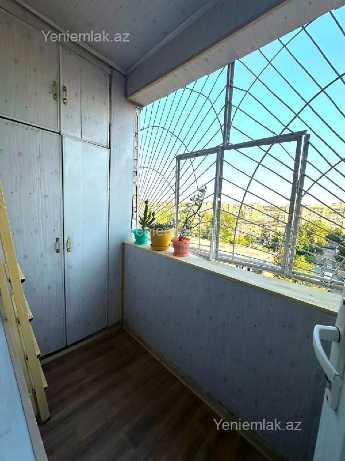 Satılır 3 otaqlı köhnə tikili 71 m²