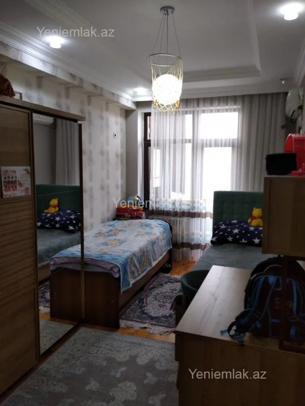 Satılır 3 otaqlı yeni tikili 80 m²