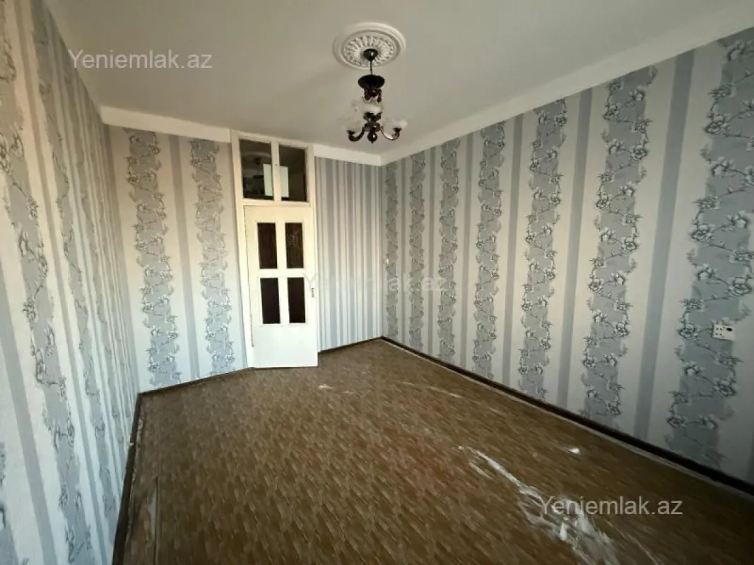 Satılır 2 otaqlı köhnə tikili 65 m²